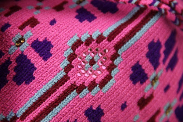 The art of weaving for the wayuu people 'Wayuu bag"